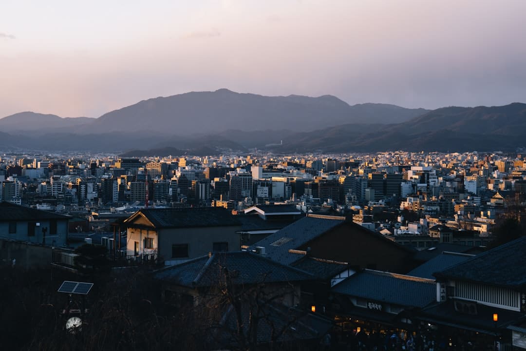 电影《千金不换》定档2026年五一 顽强母子废柴教练共赴生长新旅程